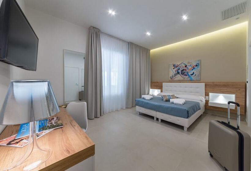 デラックストリプルルーム, Artemide