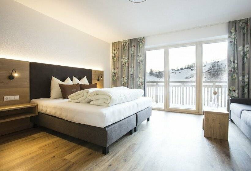 带阳台的豪华间, Das Landerer