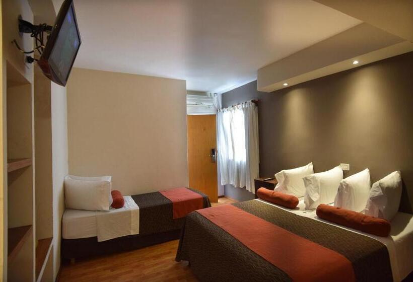 标准三人间, Piazza