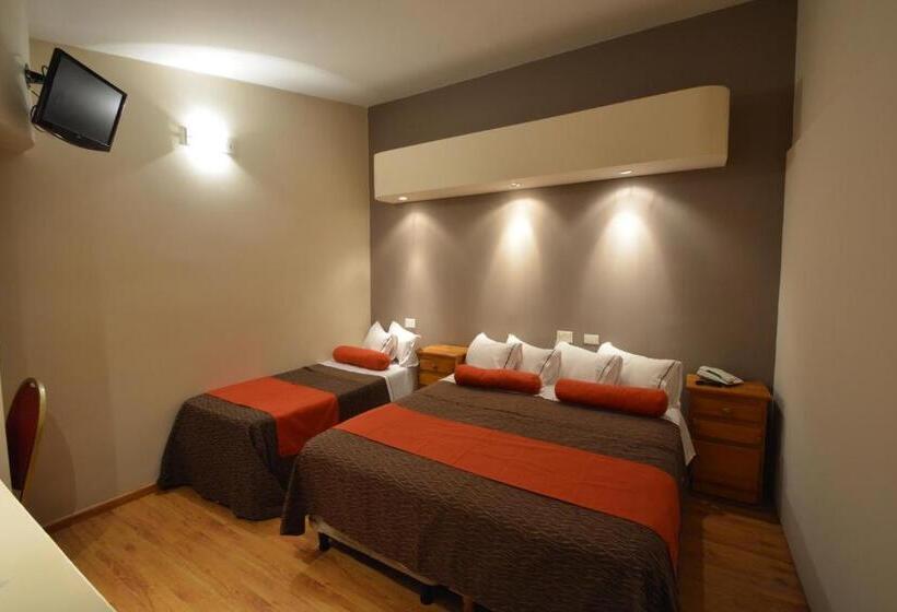 标准三人间, Piazza