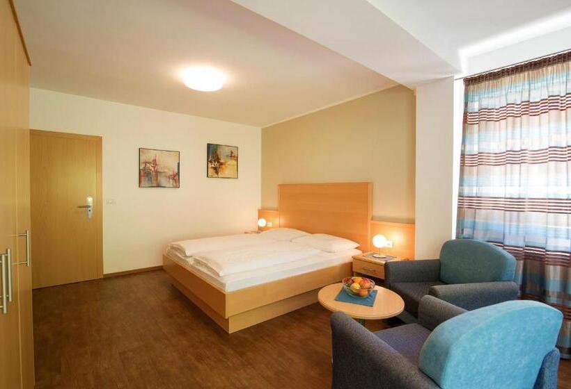 غرفة قياسية, Römerrast