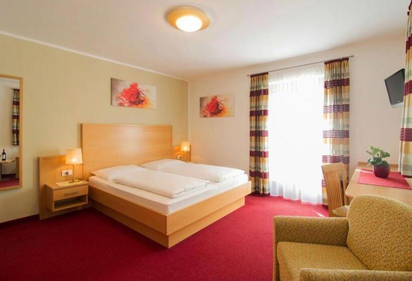 جناح جونيور, Römerrast