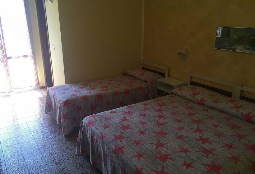 エコノミートリプルルーム, Wega