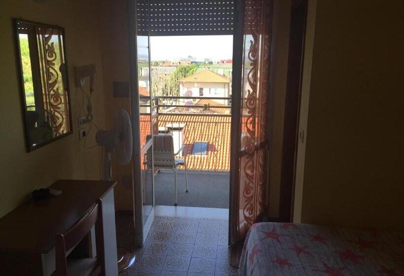 Economy Quadruple Room, Wega