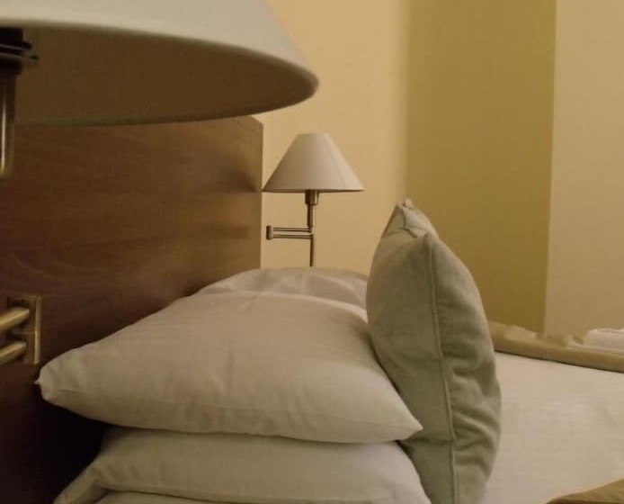 غرفة قياسية, Weston