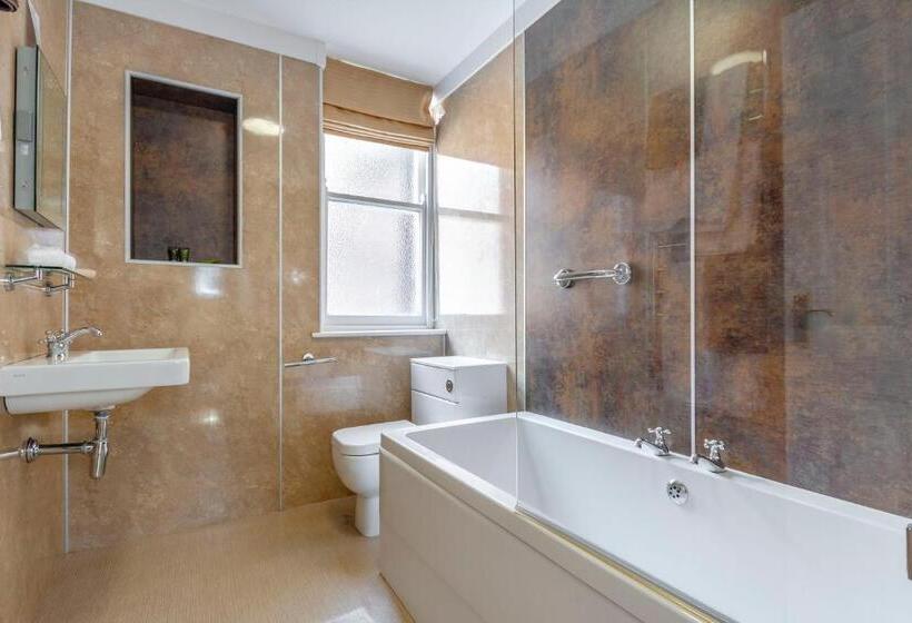 غرفة قياسية, Weston