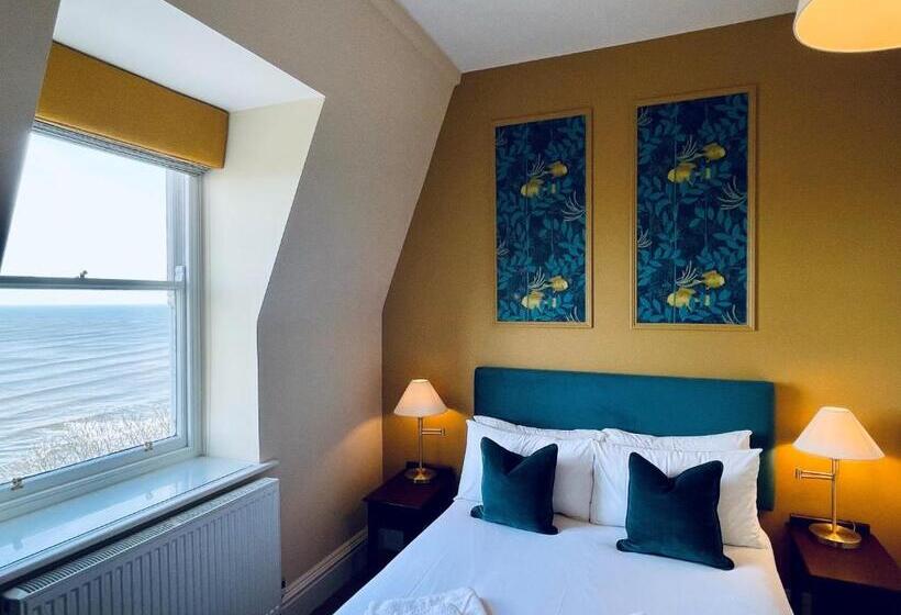 غرفة قياسية مطلّة علي البحر, Weston