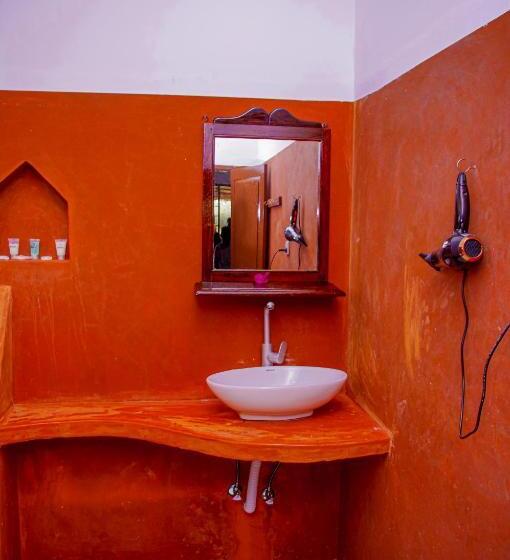 エコノミールーム, Zanzi Rest Bungalow