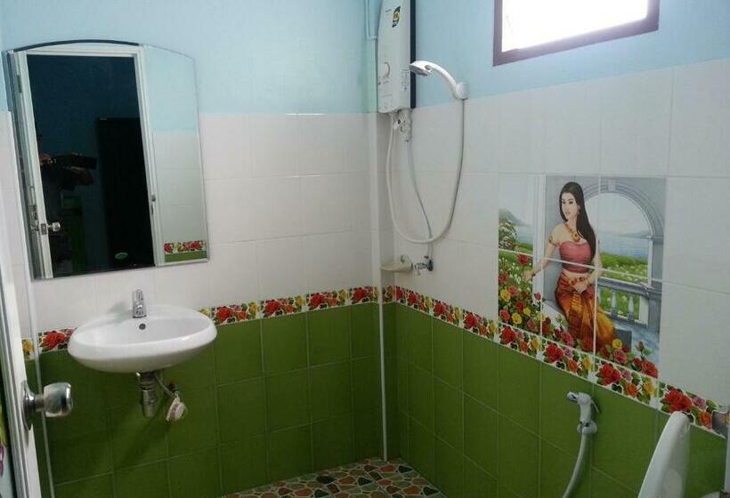 بنجلو قياسى, Sangtong Beach Resort