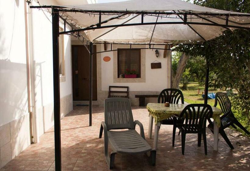 غرفة قياسية, B&b La Gazza Ladra