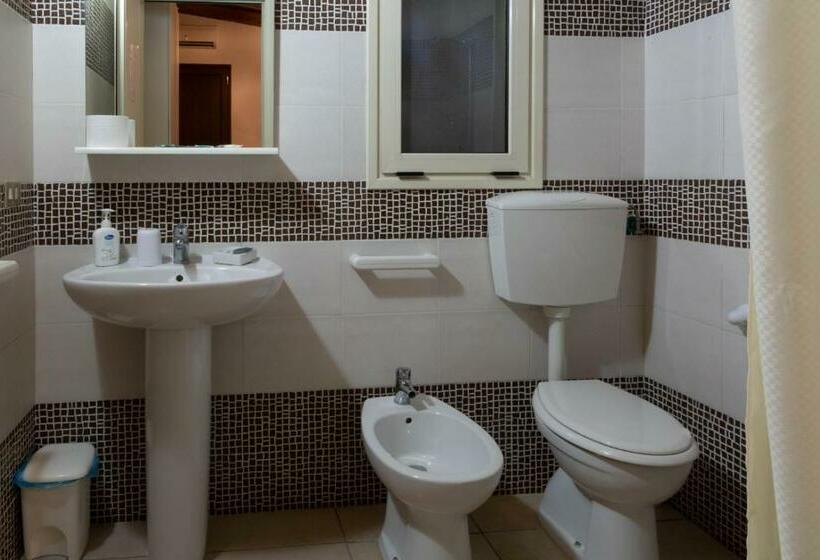 غرفة قياسية, B&b La Gazza Ladra