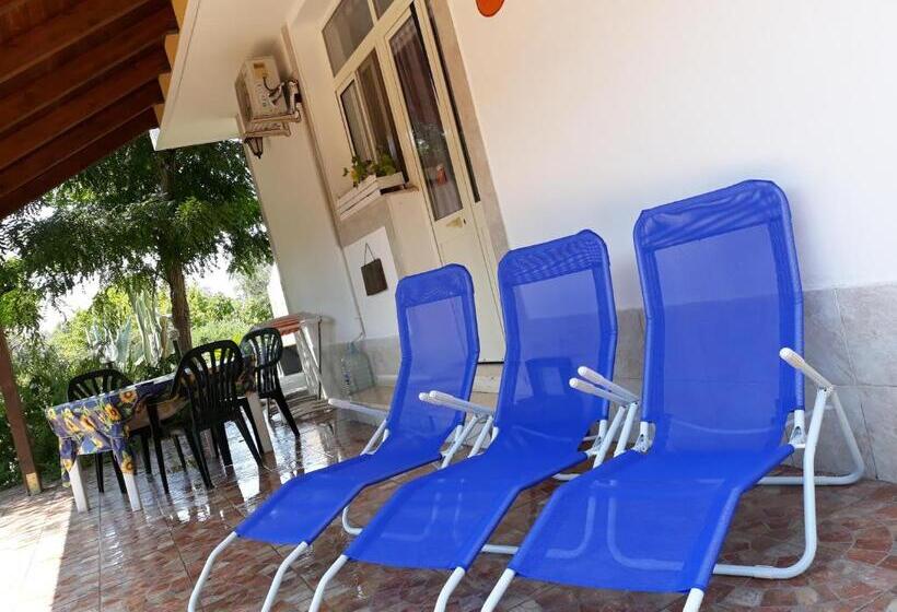 غرفة قياسية, B&b La Gazza Ladra