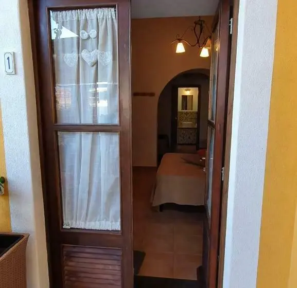 Comfort Kolmen Hengen Huone, B&b La Goletta Di Salina