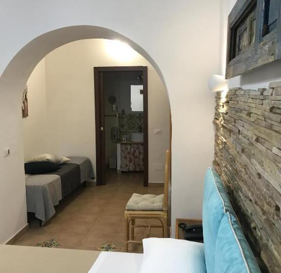 חדר קומפורט לשלושה, B&b La Goletta Di Salina