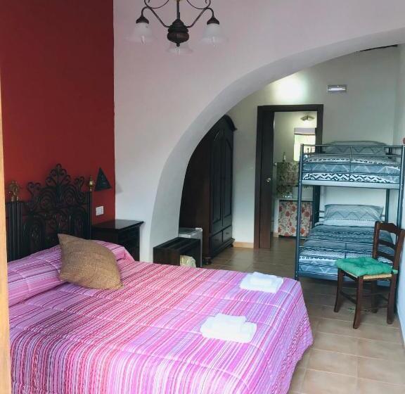 חדר סטנדרט לארבעה נוף לים, B&b La Goletta Di Salina