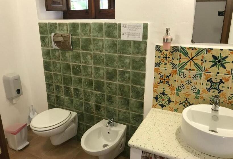 اتاق استاندارد چهار تخته با چشم‌انداز دریا, B&b La Goletta Di Salina