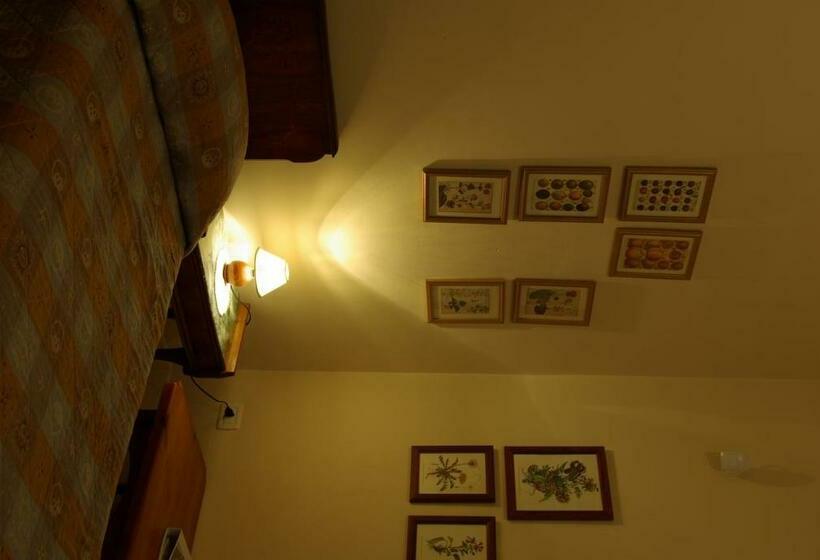 اتاق استاندارد, Aci E Galatea