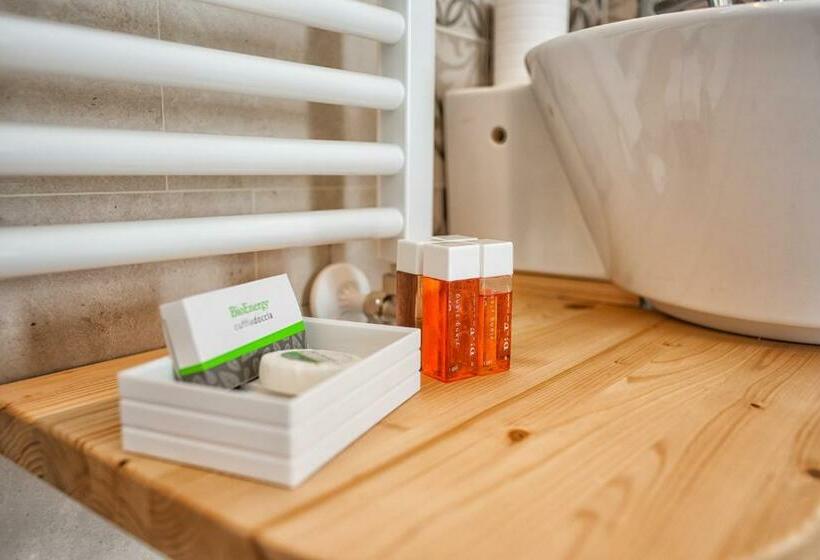 豪华工作室, Barokhouse