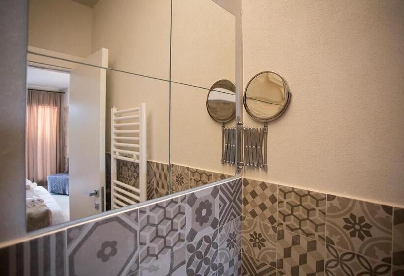 标准三人间, Barokhouse