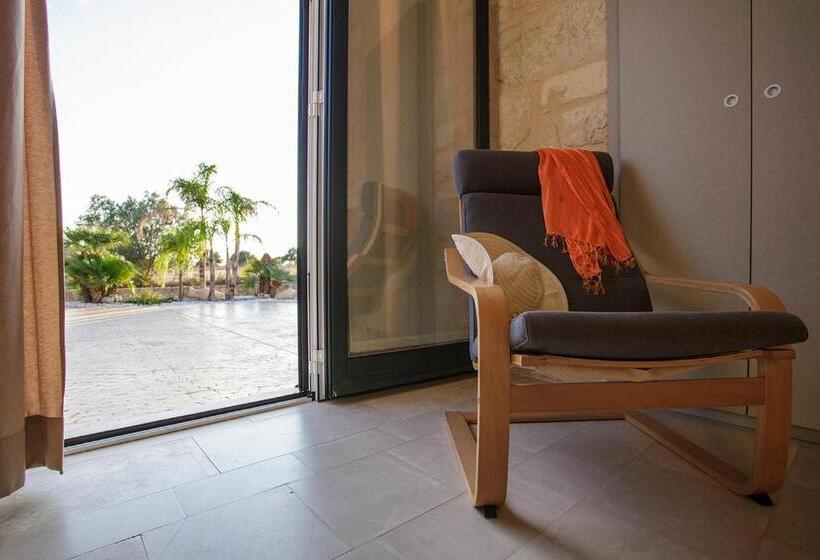 标准三人间, Barokhouse