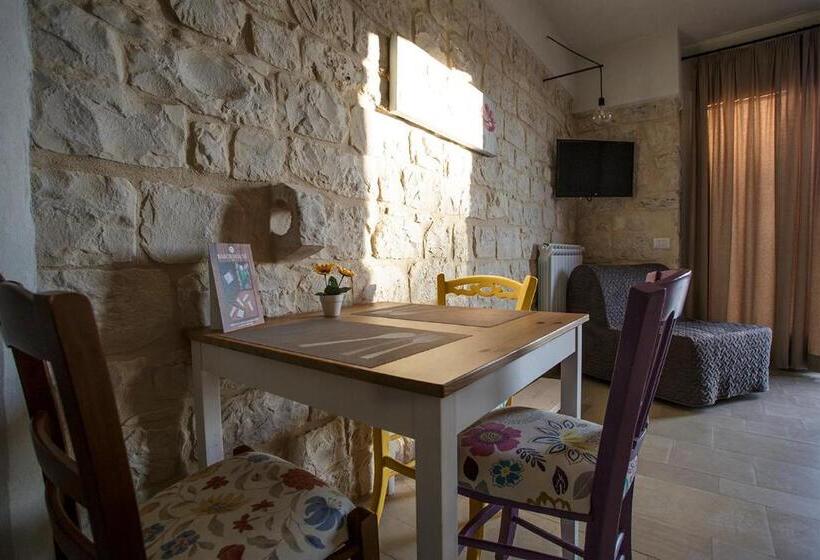 标准三人间, Barokhouse