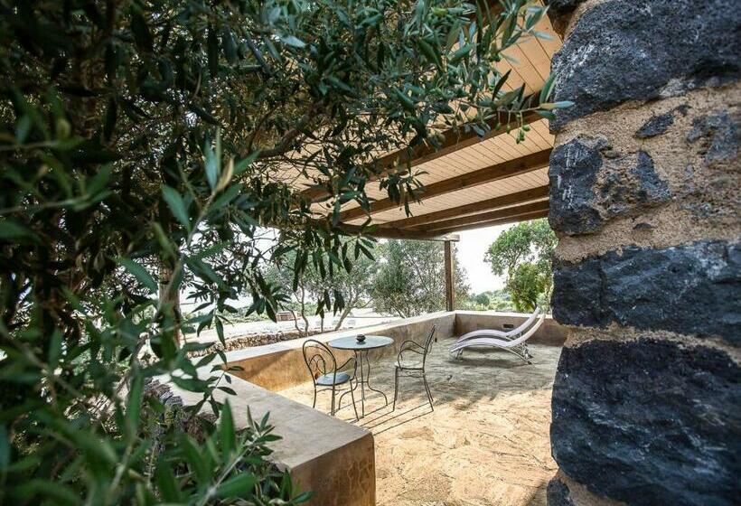 غرفة قياسية مطلّة علي البحر, Dammusi Al Qubba Wellness & Resort