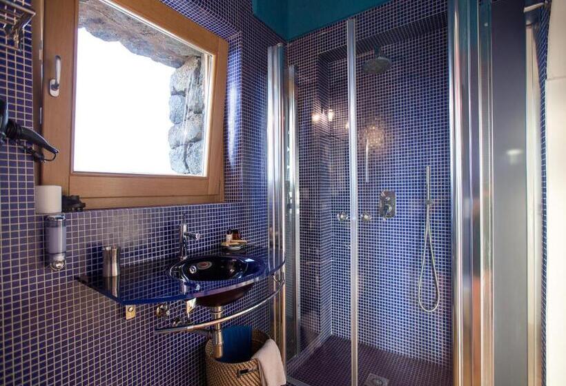 غرفة قياسية مطلّة علي البحر, Dammusi Al Qubba Wellness & Resort