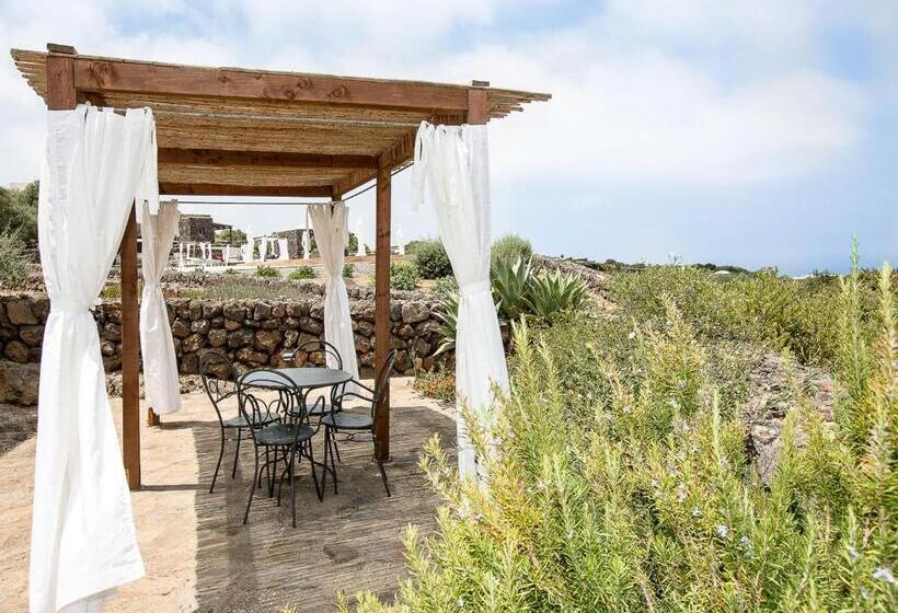 غرفة قياسية مطلّة علي البحر, Dammusi Al Qubba Wellness & Resort