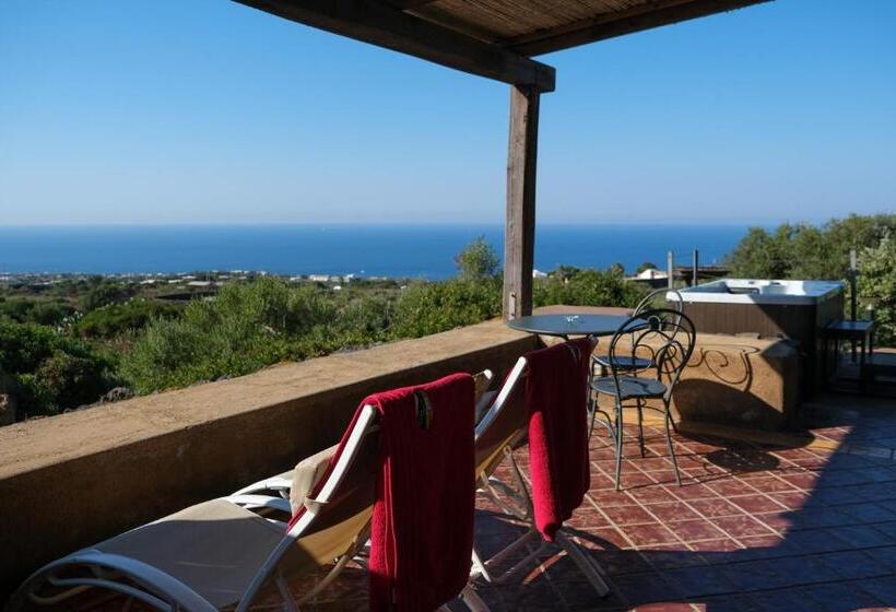 غرفة قياسية مطلّة علي البحر, Dammusi Al Qubba Wellness & Resort