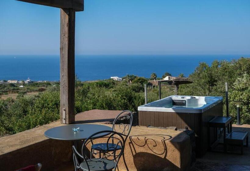 غرفة قياسية مطلّة علي البحر, Dammusi Al Qubba Wellness & Resort