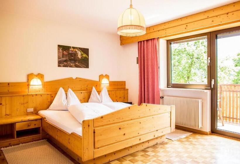 标准三人间, Garni Glurnserhof