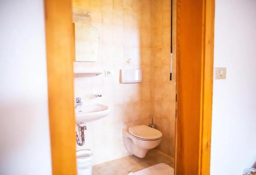 Standard Neljän Hengen Huone, Garni Glurnserhof