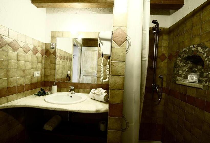 חדר משפחתי, Il Giardino Degli Aranci