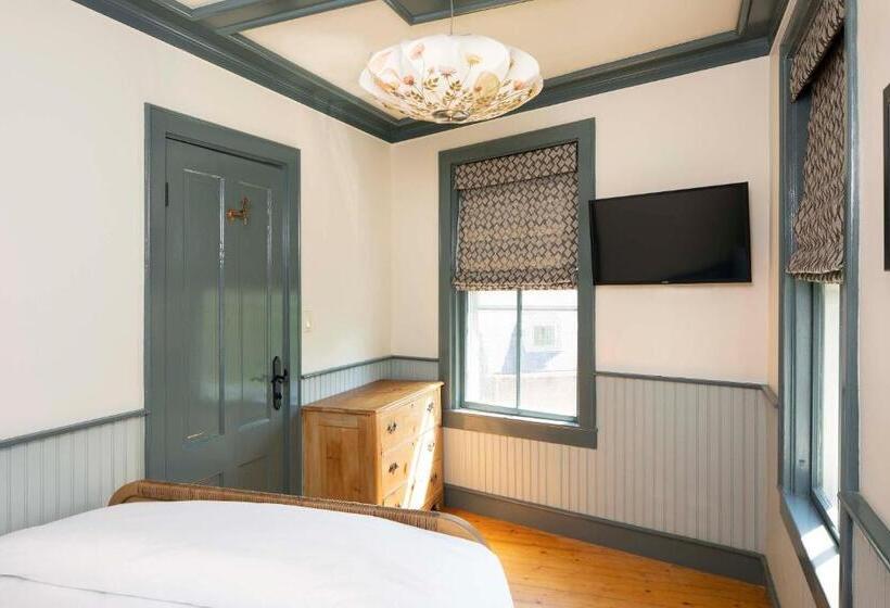 اتاق اکونومی, Life House, Nantucket
