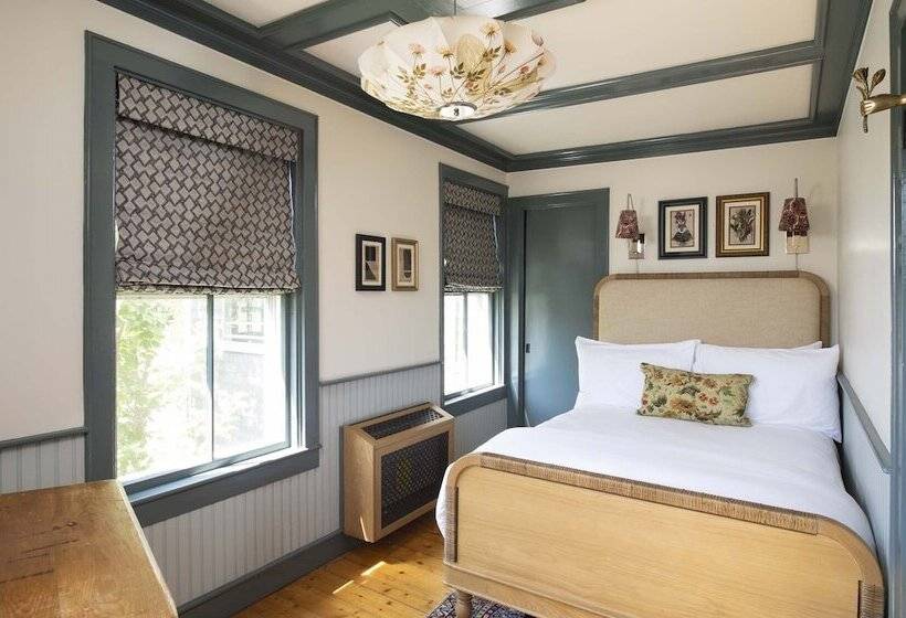 이코노미 룸, Life House, Nantucket