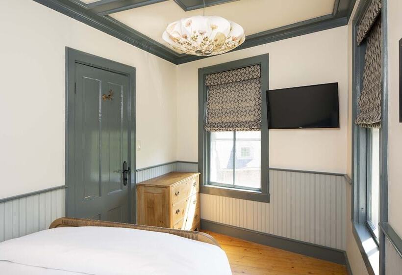 اتاق اکونومی, Life House, Nantucket