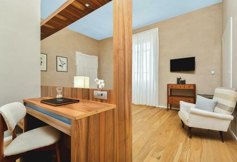 جناح جونيور, Relais Montepepe Winery & Spa