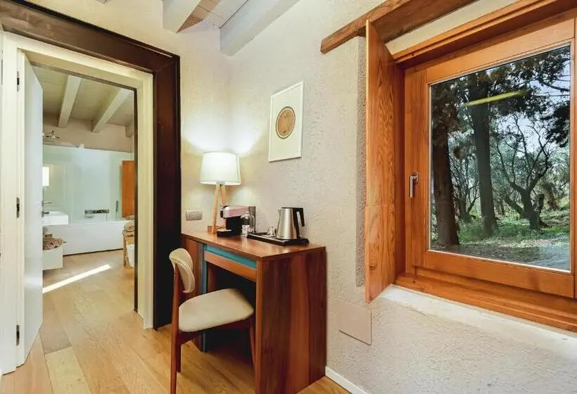 マウンテンビューデラックスルーム, Relais Montepepe Winery & Spa