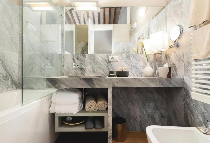 جناح جونيور مطلّ علي البحر, Relais Montepepe Winery & Spa