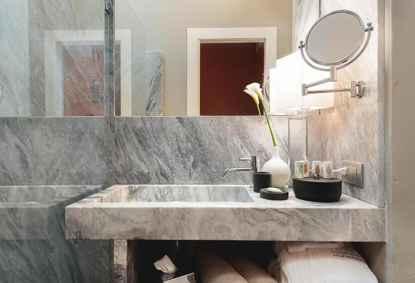 جناح جونيور مزوَّد بتراس, Relais Montepepe Winery & Spa