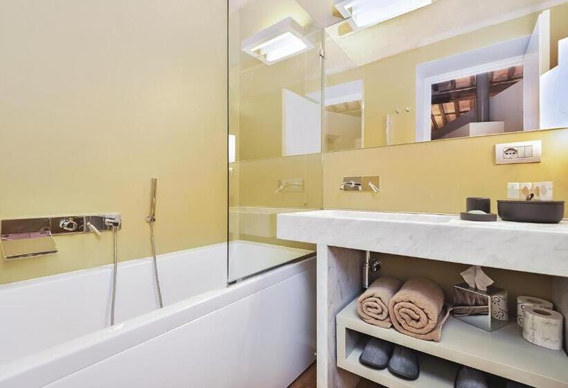 جناح إدارى, Relais Montepepe Winery & Spa