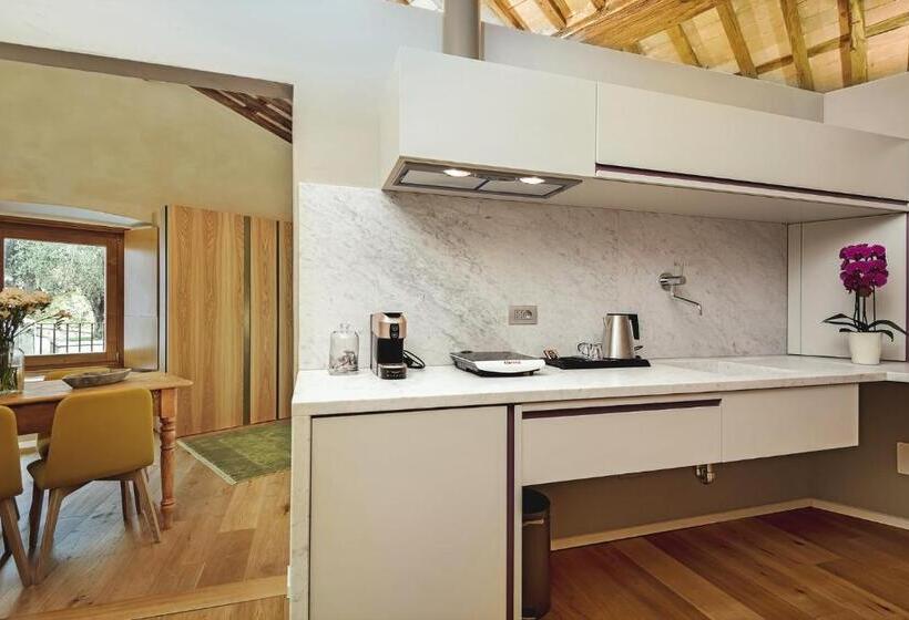 جناح إدارى, Relais Montepepe Winery & Spa