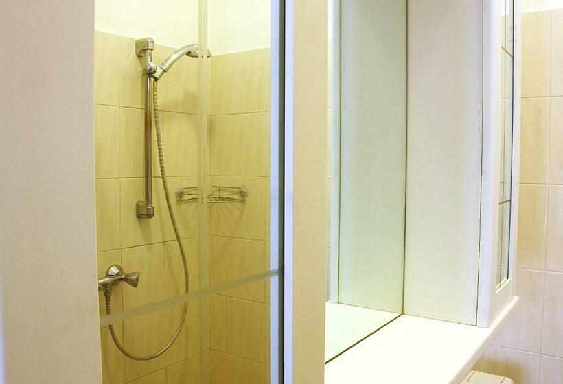 经典四人房间, San Giorgio Lazise