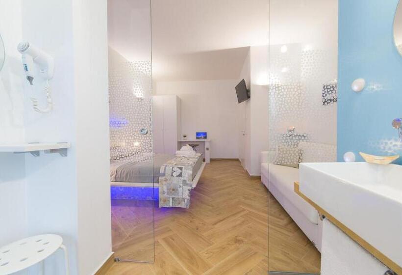 豪华三人间, Sapore Di Sale