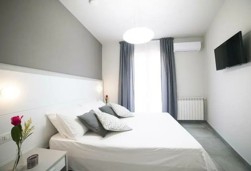 اتاق لوکس سه تخته, Sikania Casa Diamond