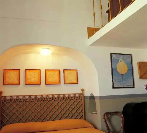 اتاق سه نفره دلوکس با چشم‌انداز دریا, Villa Laetitia