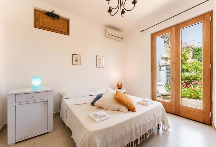 חדר אקונומי, Villa Mazzella