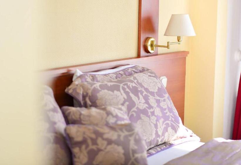 اتاق استاندارد با چشم‌انداز شهر, Astra