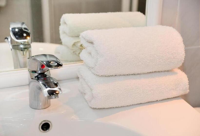 اتاق استاندارد با چشم‌انداز شهر, Astra