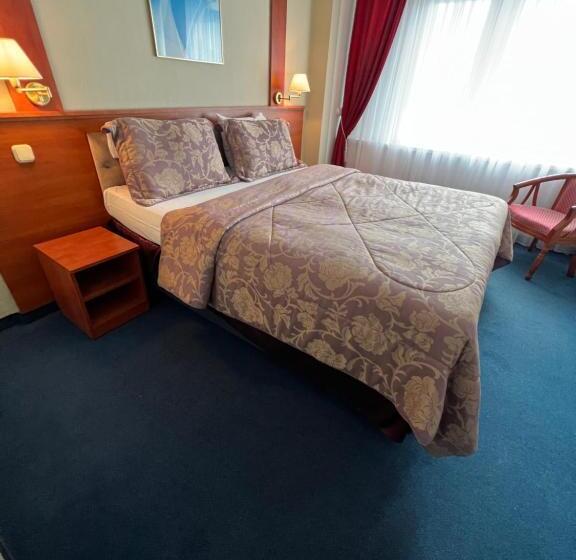 اتاق اکونومی, Astra